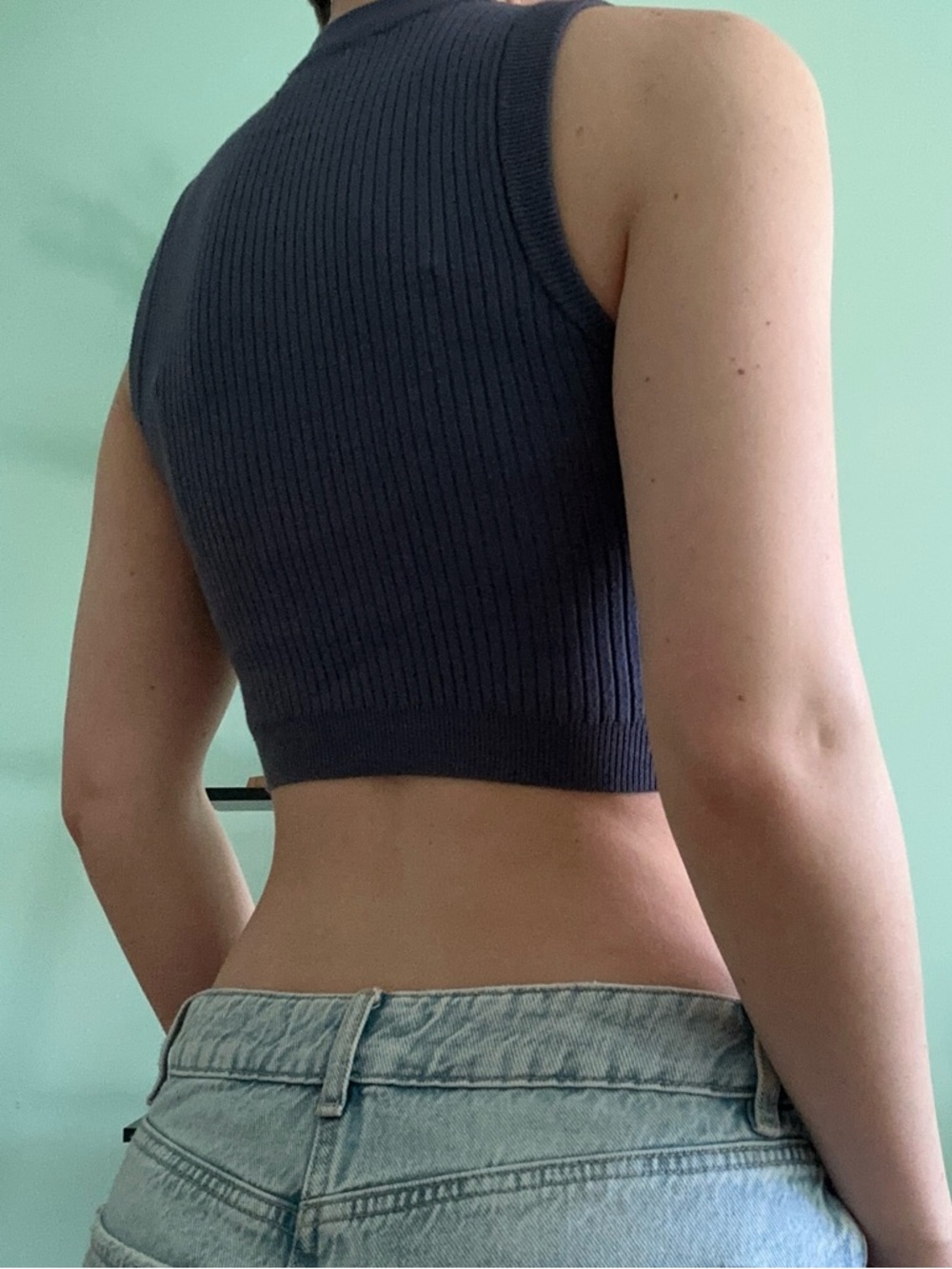 Dynamite Ribbed Sleeveless Crop Top - Picture 2 of 5